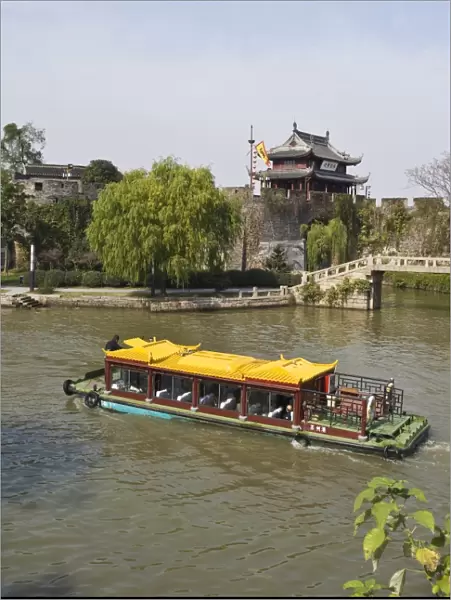 Xu Men Gate, Old City, Suzhou, Jiangsu, China, Asia