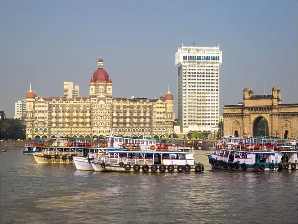 India, Maharashtra, Mumbai, Taj Mahal Palace Hotel and Gateway of India