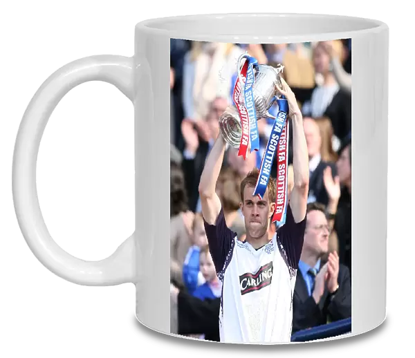 Rangers Football Club: Steven Whittaker's Triumph - Scottish Cup Victory over Queen of the South (2008)