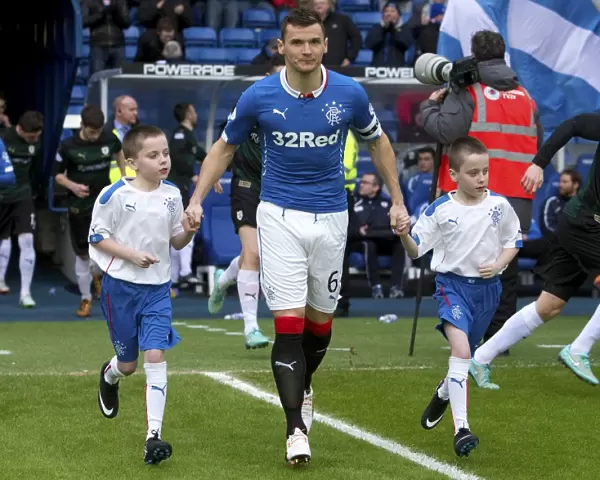 Rangers Football Club: 2003 Scottish Cup Victory - Celebration with Captain Lee McCulloch and Mascots