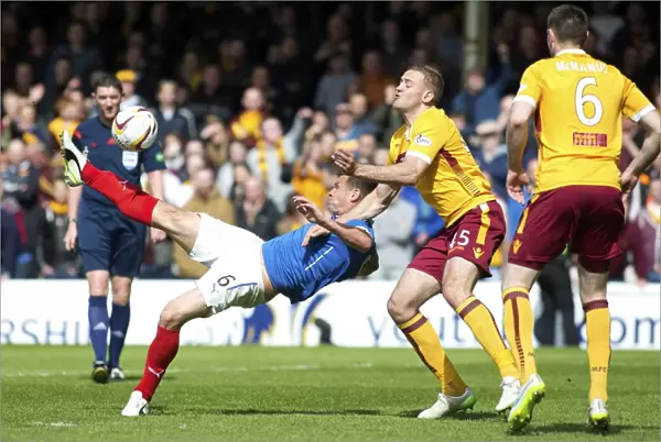 Rangers Lee McCulloch Attempts Epic Overhead Kick in Scottish Premiership Play-Off Final vs Motherwell