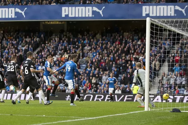 Martyn Waghorn's Dramatic Winning Goal for Rangers vs. Queen of the South in Ladbrokes Championship at Ibrox Stadium