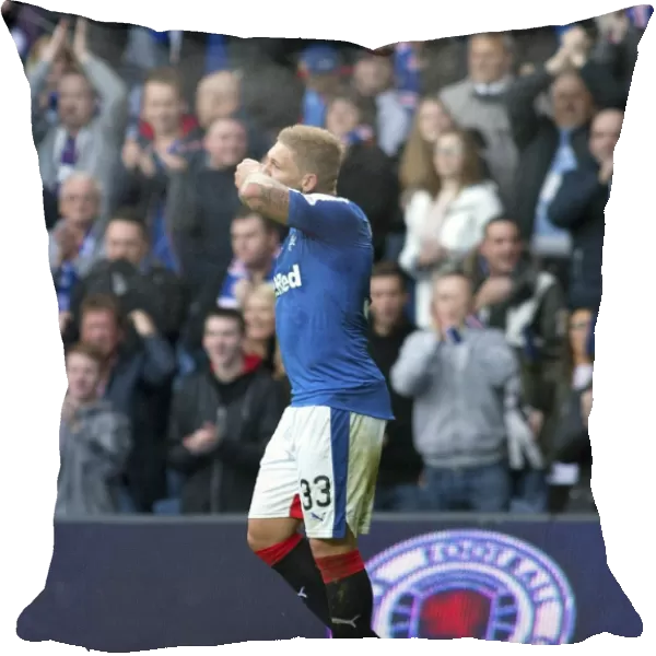 Rangers Martyn Waghorn Scores Thrilling Championship Goal: Victory over Queen of the South at Ibrox Stadium