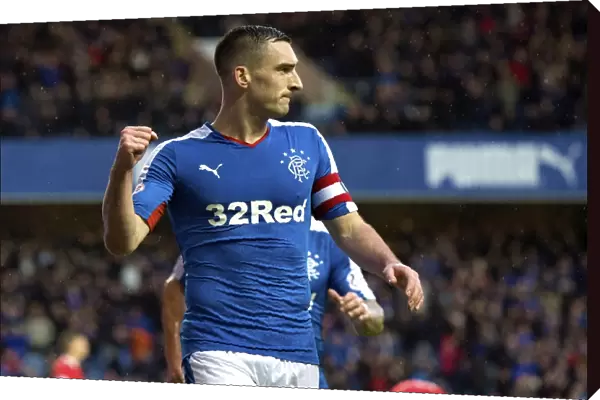 Thrilling Scottish Cup Victory: Lee Wallace Scores the Winning Goal for Rangers at Ibrox Stadium