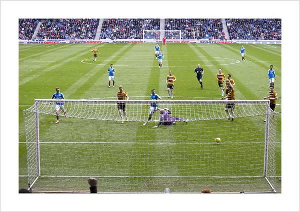 Nicky Clark's Controversial Offside Goal: Rangers vs Alloa Athletic, Ladbrokes Championship, Ibrox Stadium
