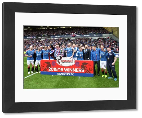 Soccer - Ladbrokes Championship - Rangers v Alloa Athletic - Ibrox Stadium