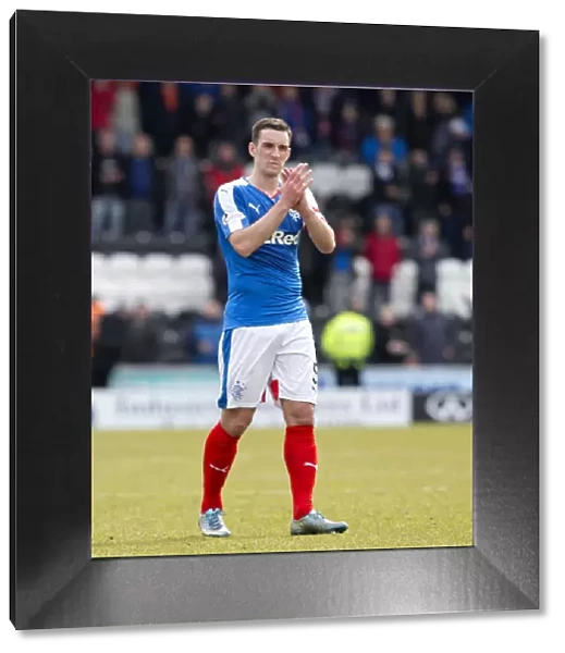 Rangers Captain Lee Wallace Pays Tribute to Fans at St Mirren: Ladbrokes Championship Match