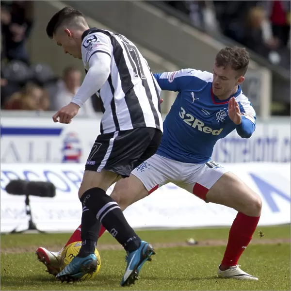 Rangers Andy Halliday in Action: Scottish Championship Clash at New St Mirren Park