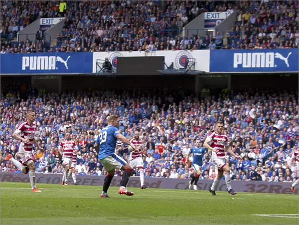 Martyn Waghorn Scores Thrilling Goal for Rangers at Ibrox Stadium, Ladbrokes Premiership