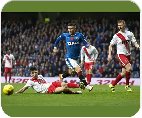 Rangers vs Kilmarnock: Michael O'Halloran Pursues the Ball in the Ladbrokes Premiership at Ibrox Stadium