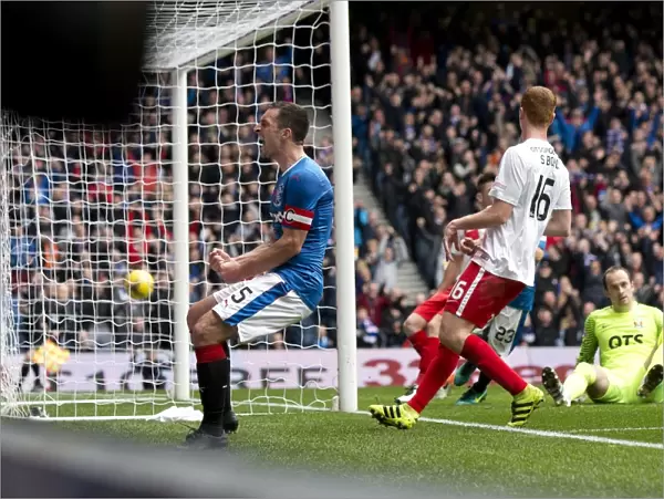 Rangers Lee Wallace Scores and Celebrates Glory at Ibrox: Scottish Premiership Goal