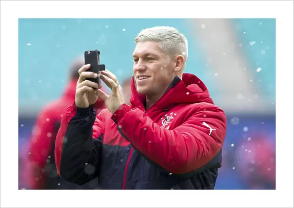 Rangers Waghorn Pre-Match Focus: Glancing at His Phone on the Red Bull Arena Pitch