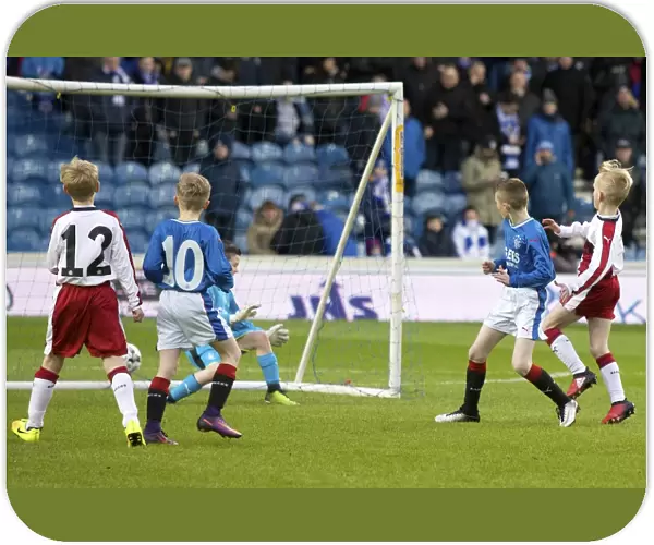 Rangers U10s Thrill Ibrox Fans with Exciting Half Time Performance
