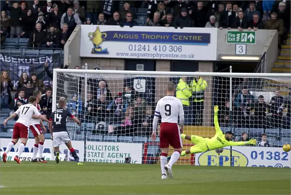 Mark O'Hara Scores Stunner for Dundee Against Rangers in Ladbrokes Premiership at Dens Park