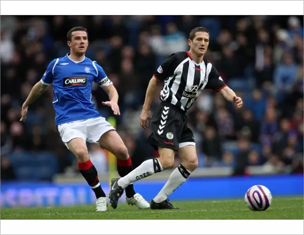 Barry Ferguson vs. Hugh Murray: Clydesdale Bank Premier League Showdown - Rangers vs. St Mirren (Season 08-09) at Ibrox