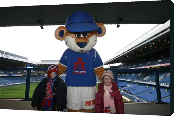 Rangers Football Club: Family Fun Day at Ibrox - Rangers Triumph 1-0 over Hibernian in Clydesdale Bank Premier League