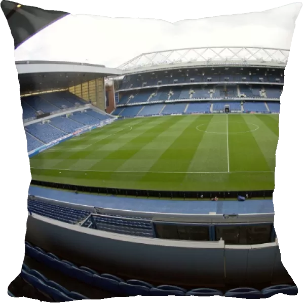 Electrifying Fan Experience: Scottish Premiership Championship Match at Ibrox Stadium - Glasgow Rangers vs Heart of Midlothian (Scottish Cup Winners 2003)