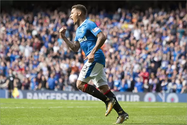 Rangers vs Hearts: Electric Atmosphere in Ibrox Stadium - Scottish Premiership Showdown between League Leaders and Scottish Cup Champions
