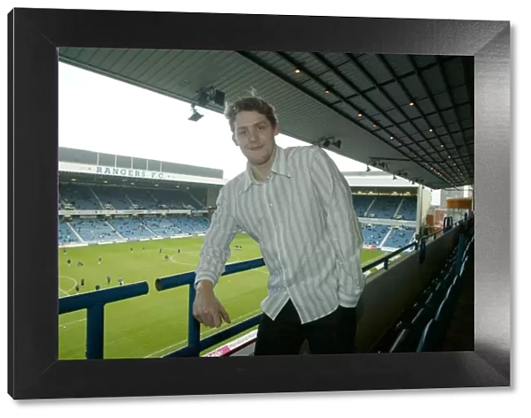 Rangers Glory: Ian Edmond Amidst Jubilant Fans - Rangers 4-0 Dundee (20 / 03 / 04)