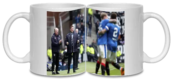 Murty and Nicholl's Ecstatic Reaction to Cummings Goal: Rangers Victory Moment (Ladbrokes Premiership, Ibrox Stadium)
