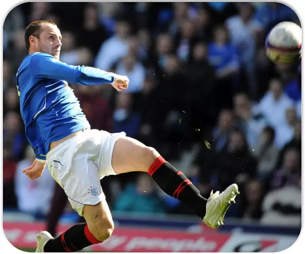 Rangers Kris Boyd Scores the Thrilling Third Goal Against Motherwell (11 / 4 / 2009)