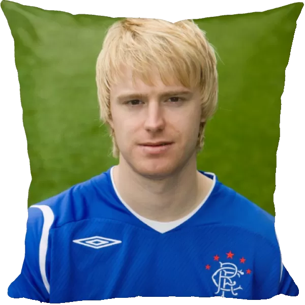 Rangers FC: Ibrox and the Unforgettable 2008-09 Squad - A Closer Look at Steven Smith