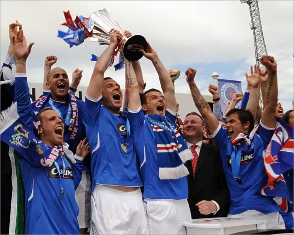Rangers FC: Triumphant Champions - 2008-09 SPL Victory Celebration at Tannadice Park