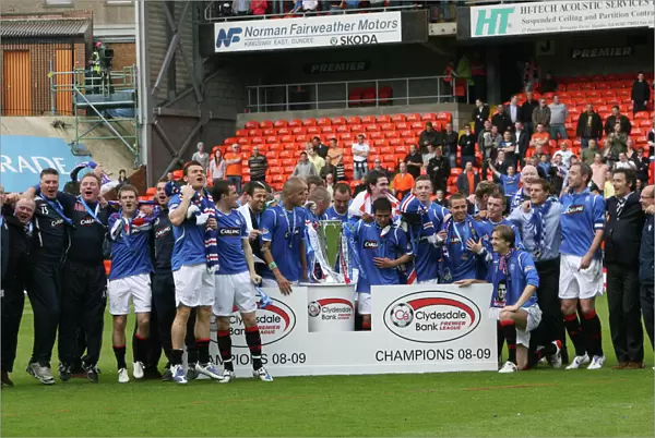 Rangers Football Club: 2008-09 Scottish Premier League Champions - Celebrating at Tannadice