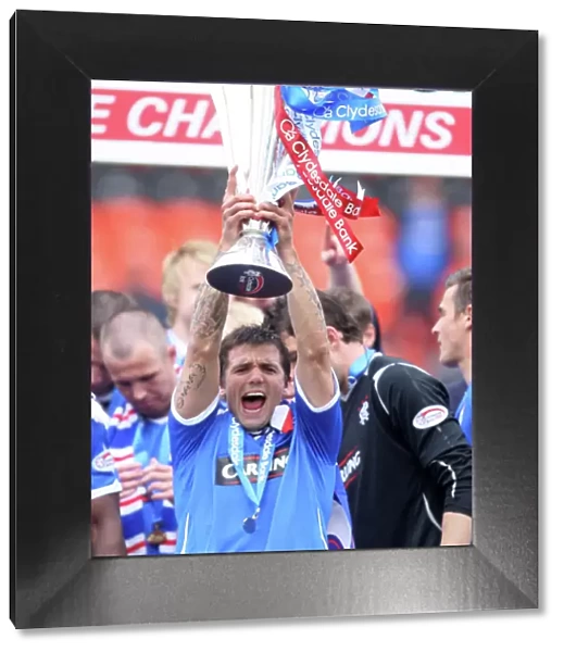 Novo's Triumph: Rangers Clinch the Championship with Dramatic Goal vs. Dundee United (2008-09)