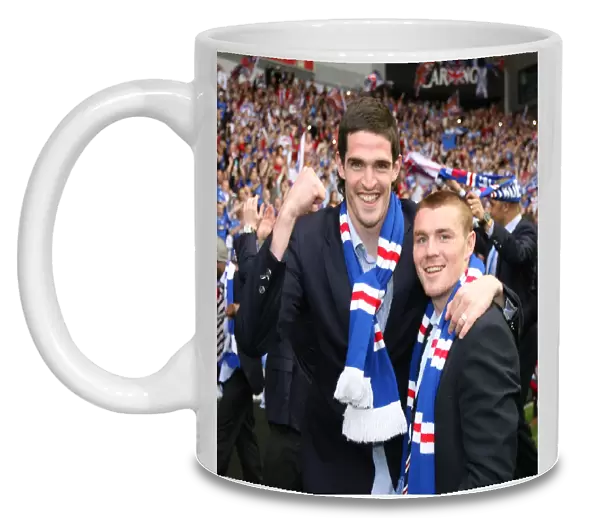 Rangers Football Club: 2008-09 Clydesdale Bank Premier League Champions - Lafferty and Fleck's Title-Winning Moment: A Triumphant Celebration