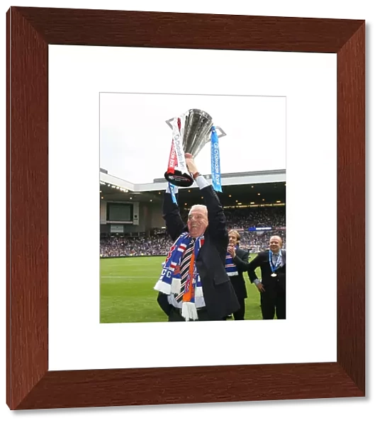 Rangers Football Club: Champions League Trophy Celebration with Walter Smith (2008-09)
