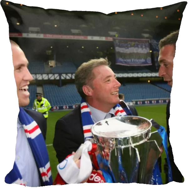 Rangers Football Club: 2008-09 Clydesdale Bank Premier League Champions - Triumphant Moment with Allan McGregor, Ally McCoist, and Kenny Miller and the League Trophy
