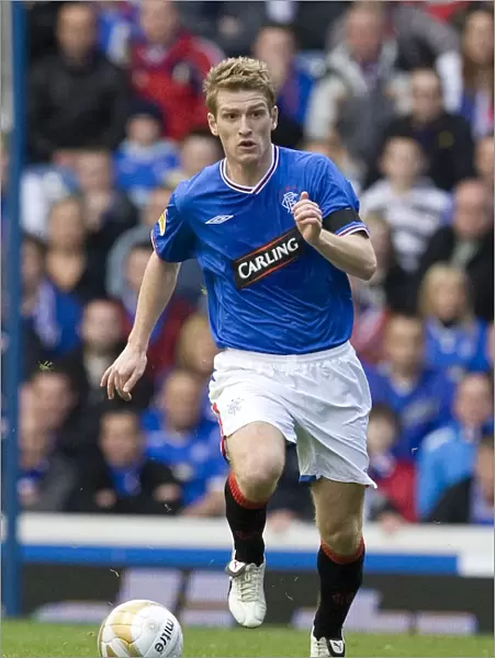 Steven Davis Scores the Thrilling Winning Goal for Rangers against Celtic at Ibrox Stadium (2-1) in the Clydesdale Bank Premier League