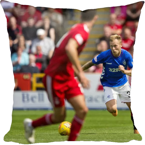 Scott Arfield in Action: Scottish Football Rivalry - Rangers vs Aberdeen at Pittodrie Stadium (2003 Scottish Cup Victory)