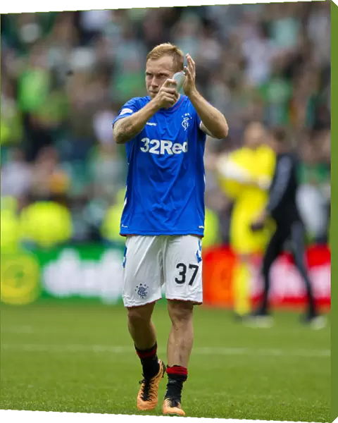 Rangers Scott Arfield Pays Emotional Tribute to Celtic Fans: A Heartfelt Applause at Celtic Park