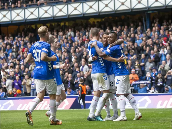 Rangers FC: Tavernier's Thrilling Goal Celebration vs Dundee, Ladbrokes Premiership, Ibrox Stadium