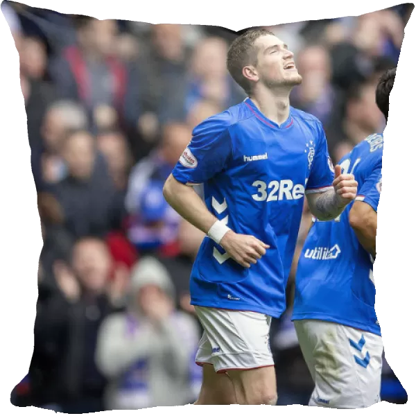 Rangers Ryan Kent Scores Thrilling Goal in Epic Ladbrokes Premiership Clash vs Dundee at Ibrox