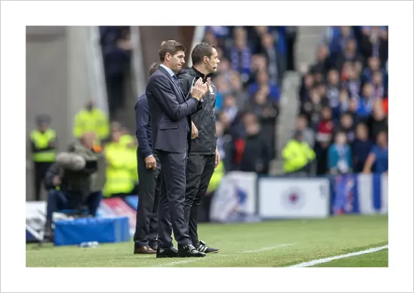 Steven Gerrard Pays Tribute to Kenny Miller After Red Card in Rangers vs. Dundee Match at Ibrox Stadium