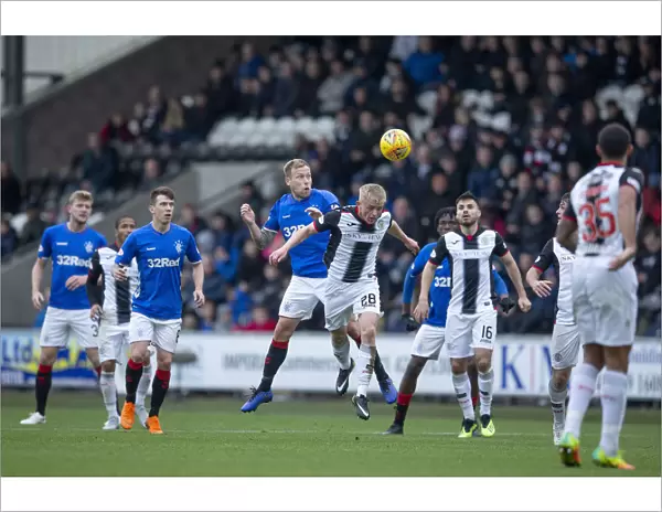 Scott Arfield Leaps for the Ball: Rangers vs. St Mirren - Ladbrokes Premiership, New St Mirren Park