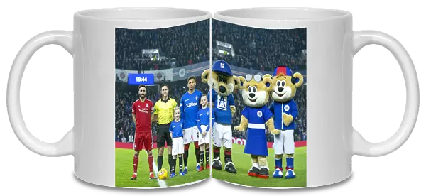 Rangers vs Aberdeen: Tavernier and Mascots at Ibrox Stadium - Ladbrokes Premiership