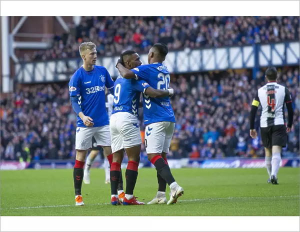Rangers Celebrate: Defoe's Penalty Kick and Triumphant Team Reunion at Ibrox (Scottish Premiership vs St. Mirren)