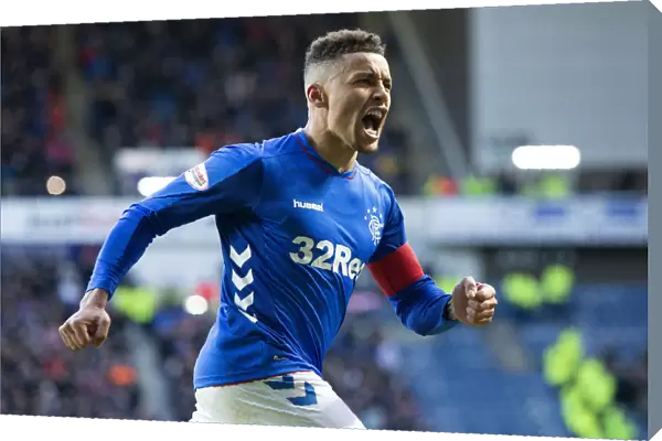 Rangers Tavernier Scores Double and Secures Hat-trick with Penalties in Scottish Premiership Thriller at Ibrox