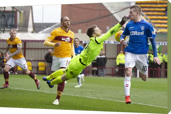 Rangers Steven Davis Leaps Over Motherwell's Mark Gillespie - Scottish Premiership Clash at Fir Park