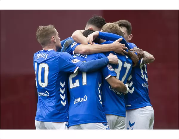 Scott Arfield Scores and Celebrates with Rangers Team Mates in Motherwell's Fir Park - Scottish Premiership
