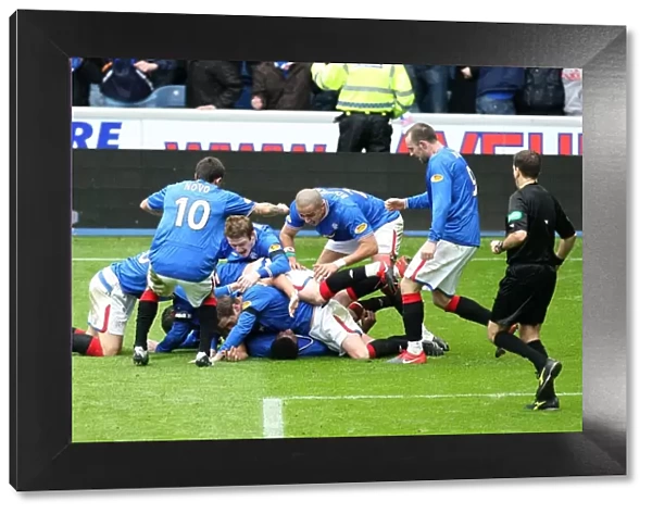 Maurice Edu's Winning Goal: Rangers 1-0 Celtic at Ibrox Stadium (Clydesdale Bank Scottish Premier League)