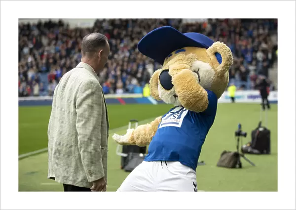 Gascoigne's Shocking Half-Time Headbutt of Broxi Bear: A Memorable Moment from Rangers 5-0 Victory