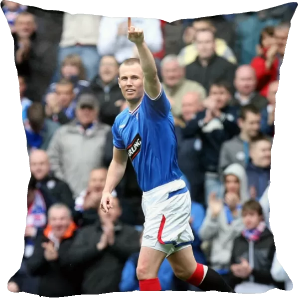 Rangers Kenny Miller Scores Penalty: 2-0 Victory Over Heart of Midlothian (Clydesdale Bank Scottish Premier League, Ibrox)