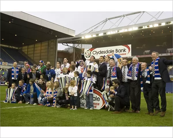 SPL Championship Glory: Hibernian vs Rangers - Ibrox Return and League Victory (2009-2010) - Rangers Team Celebrates