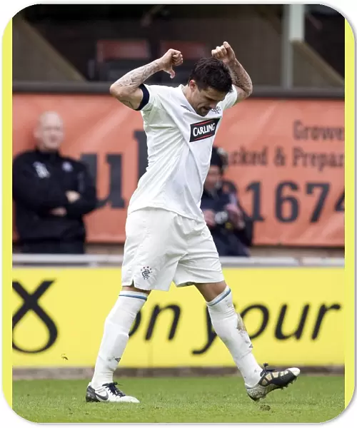 Rangers Nacho Novo: 2-1 Goal Celebration Secures Victory Over Dundee United in Scottish Premier League