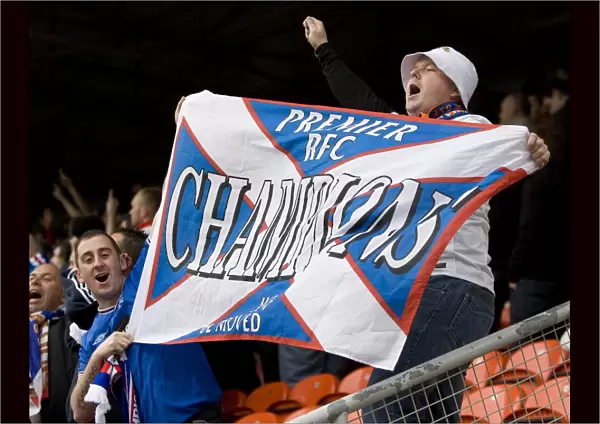 Rangers Triumph: Fans Go Wild at Tannadice Park (2-1)